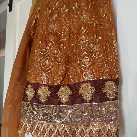 Incredibly beautifully beaded and sequined Sari (Saree) - Picture 7 of 16